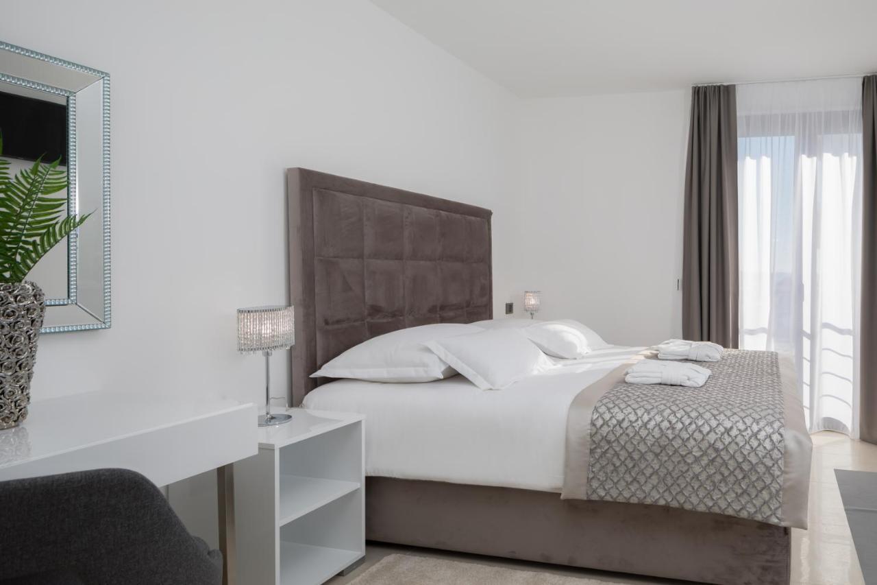 Luxury Apartments Baotic โตรกีร์ ภายนอก รูปภาพ