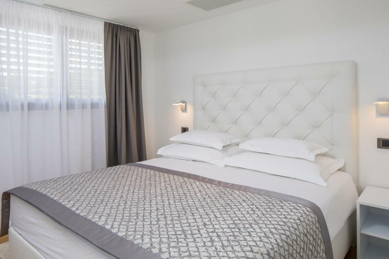 Luxury Apartments Baotic โตรกีร์ ภายนอก รูปภาพ
